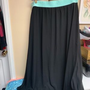 LuLaRoe Lucy Skirt